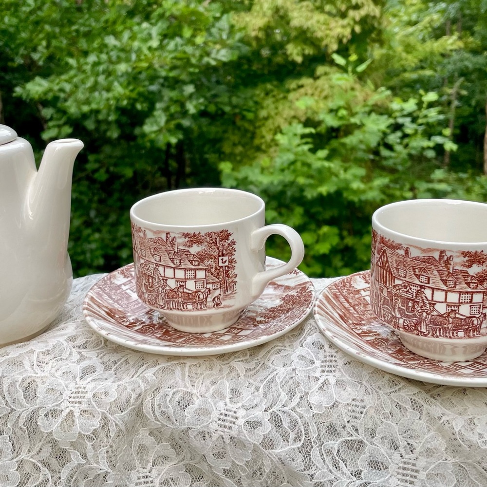 😍 VINTAGE BROADHURST ENGLAND 2 cups w handles and saucers set + USA made teapot
